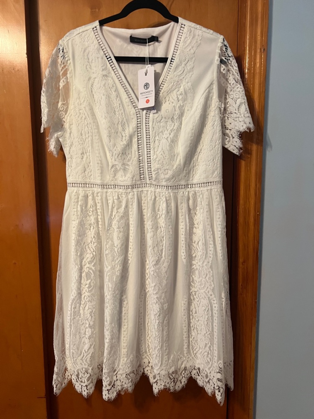 White Lace V-Neck Short Sleeve Dress